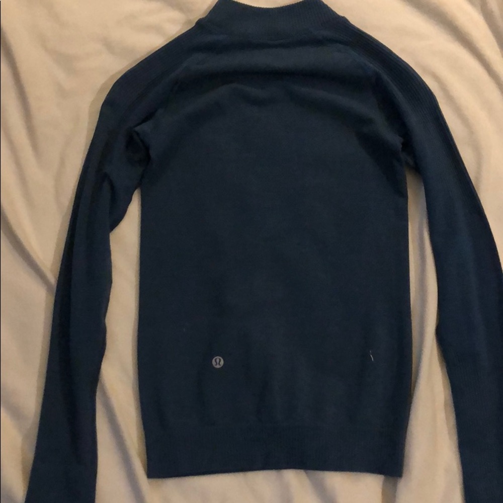 Lululemon fitted long sleeve shirt